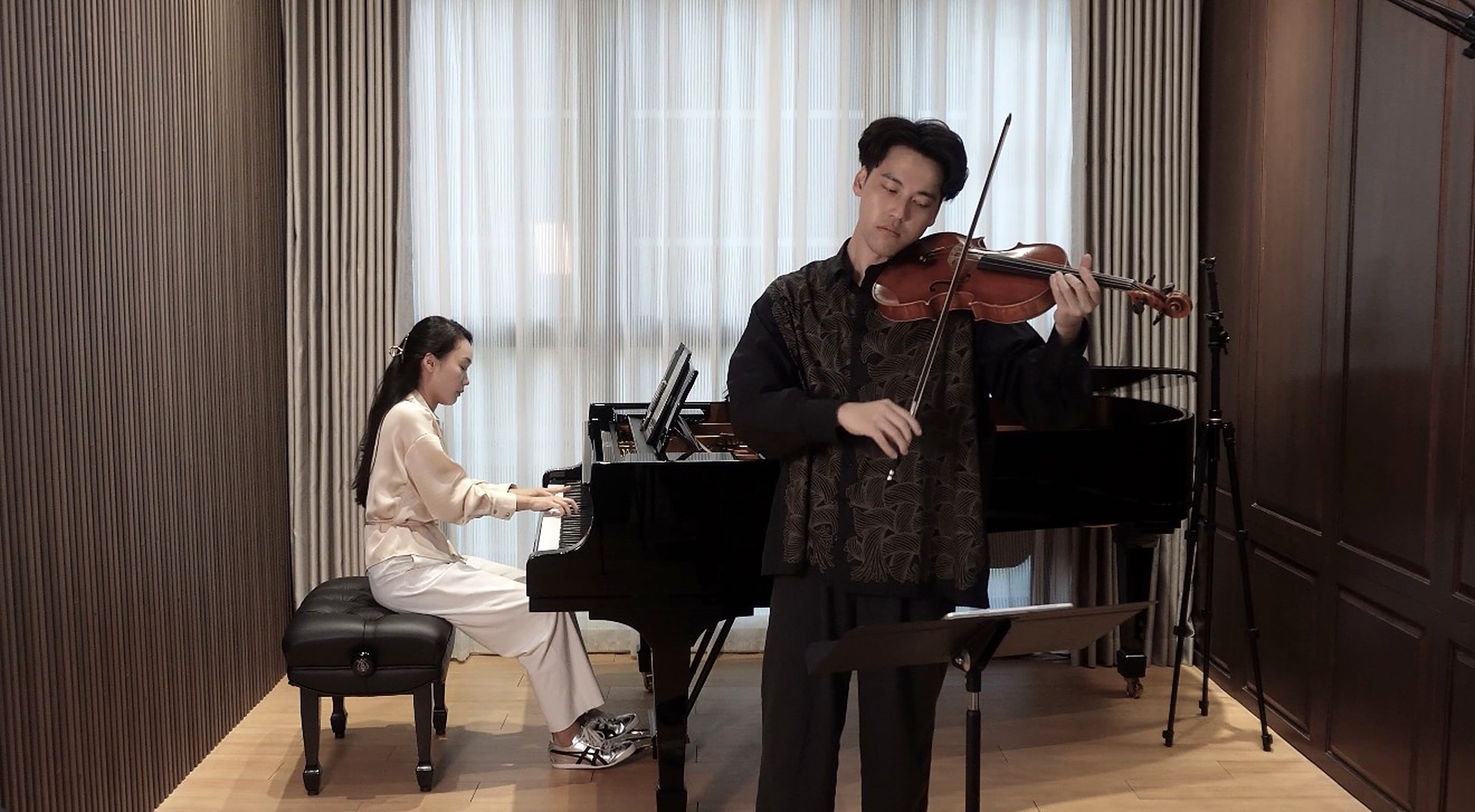 Violin and piano recording session at Studio Tableau