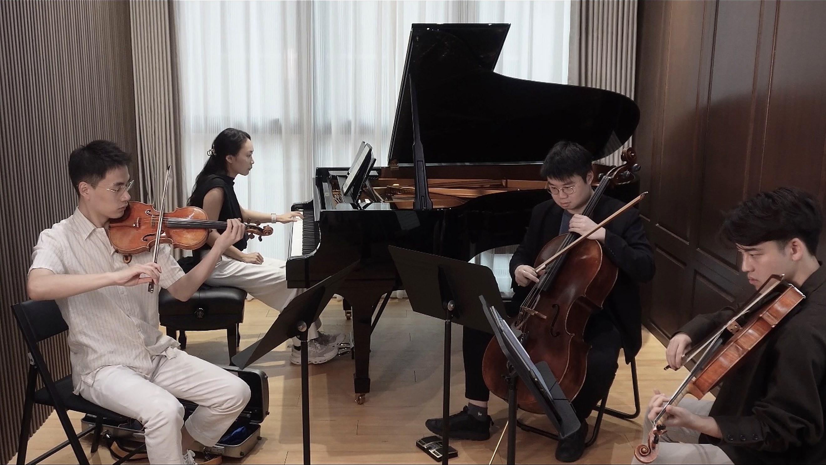 Viola solo recording session at Studio Tableau